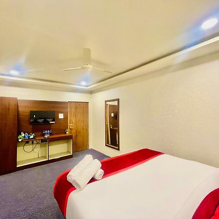 שמשבאד Hotel Eagle Grand Hyderabad Airport Zone מראה חיצוני תמונה