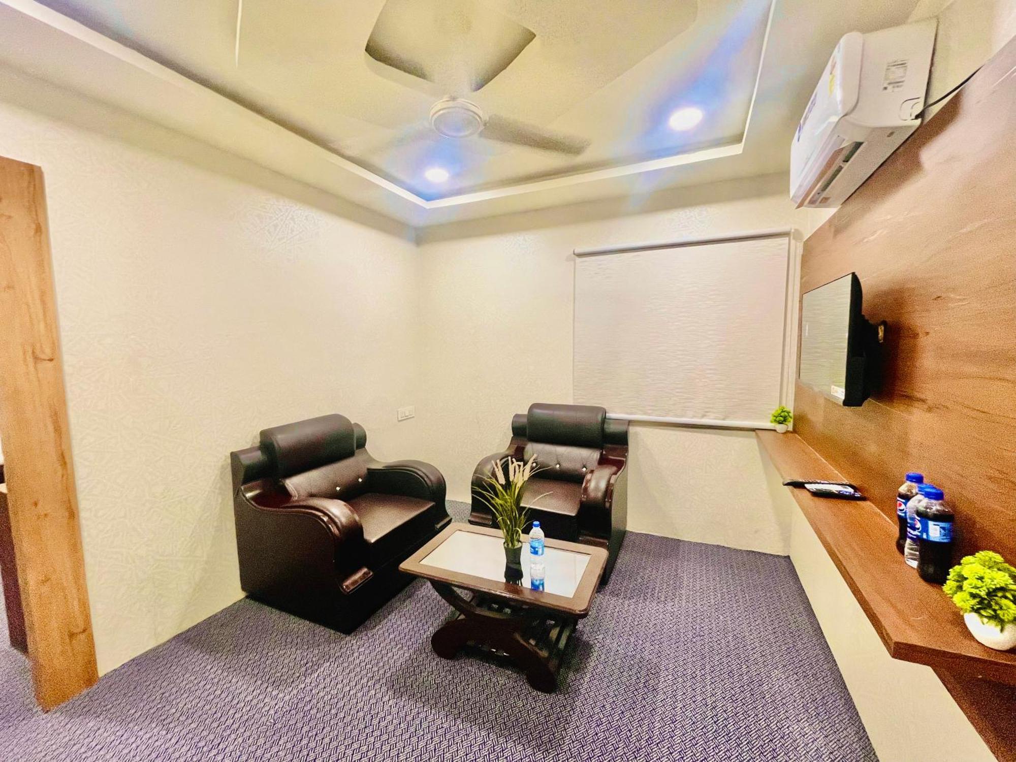 שמשבאד Hotel Eagle Grand Hyderabad Airport Zone מראה חיצוני תמונה