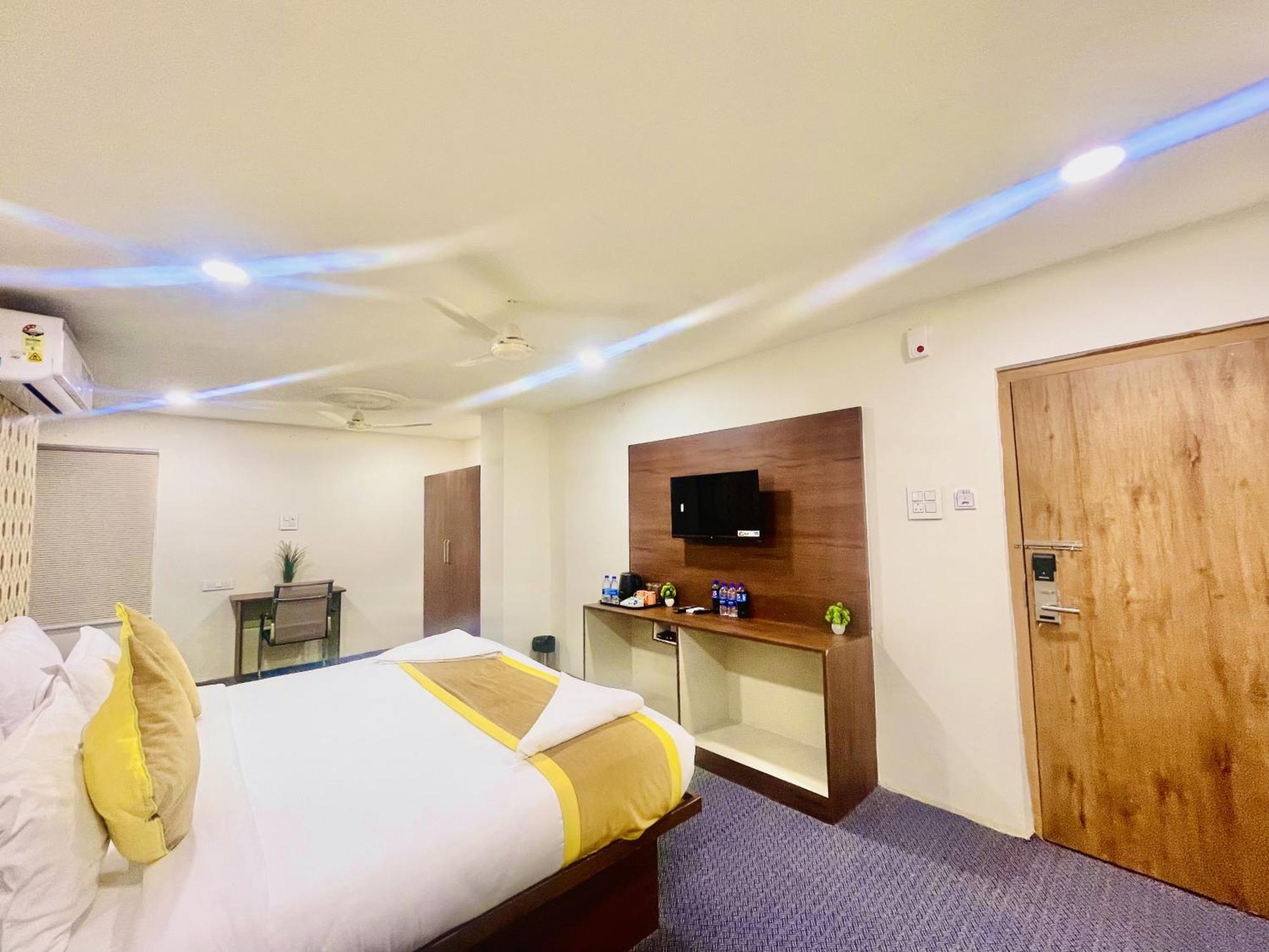שמשבאד Hotel Eagle Grand Hyderabad Airport Zone מראה חיצוני תמונה