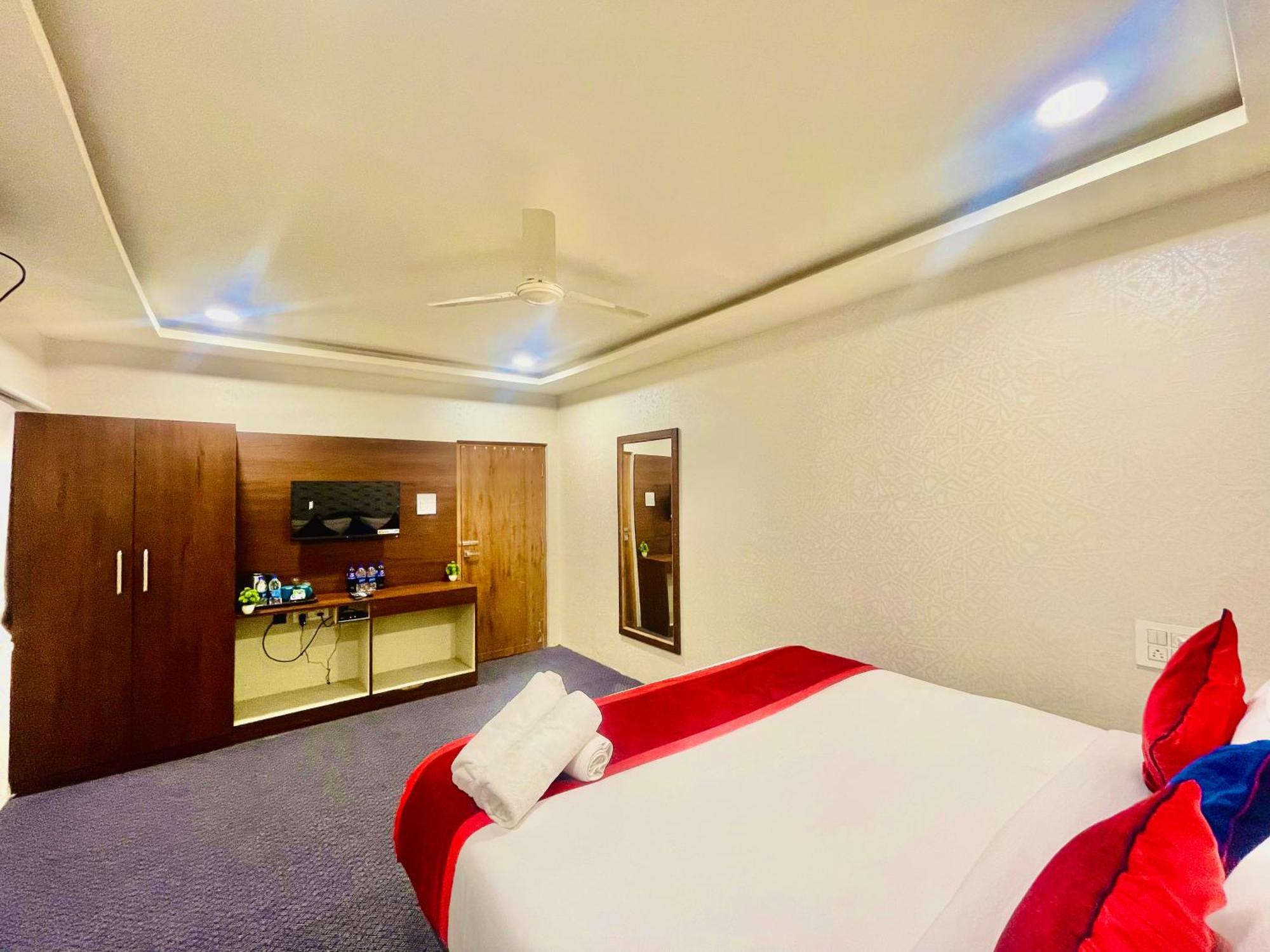 שמשבאד Hotel Eagle Grand Hyderabad Airport Zone מראה חיצוני תמונה